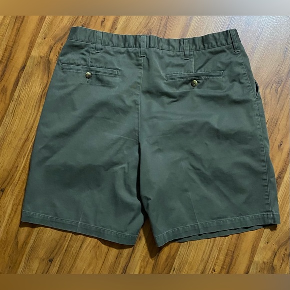 Basic Editions Men's Pleated Twill Olive Green Shorts Size 40 - Picture 2 of 11